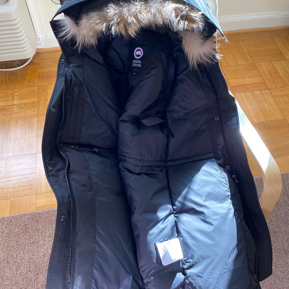 Canada goose trillium parka size medium NEW